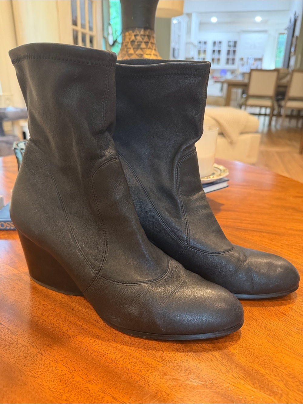 Donald Pliner "Pandra" ankle boot Size 10